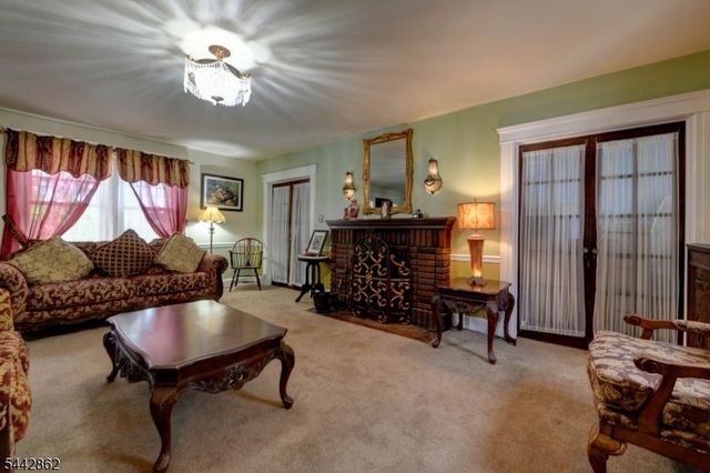 91 Minnisink Rd, Totowa Boro, NJ 07512