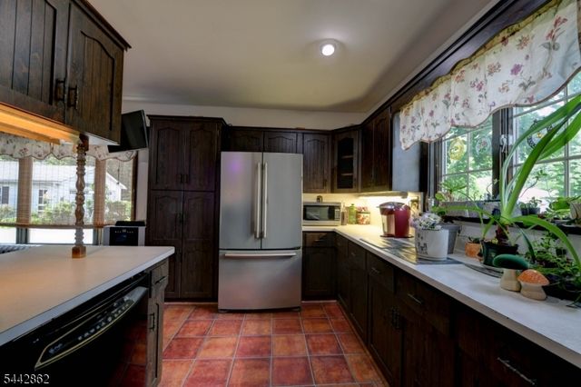 91 Minnisink Rd, Totowa Boro, NJ 07512