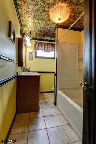 91 Minnisink Rd, Totowa Boro, NJ 07512
