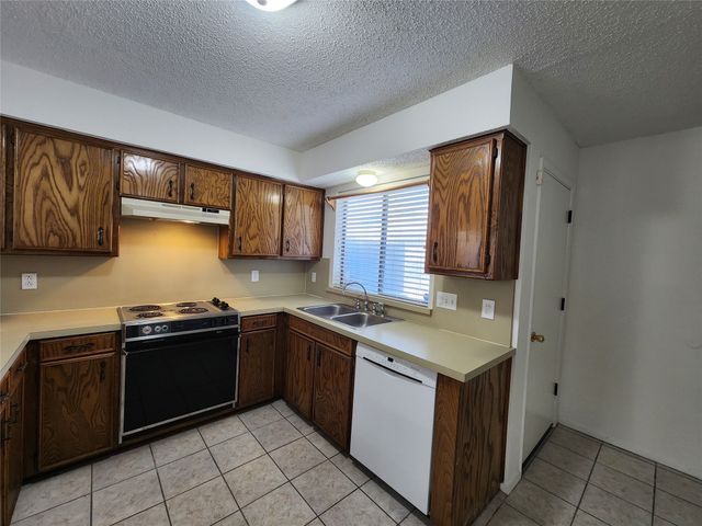 517 Harvest Hill Street, Lewisville, TX 75067