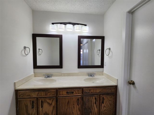 517 Harvest Hill Street, Lewisville, TX 75067