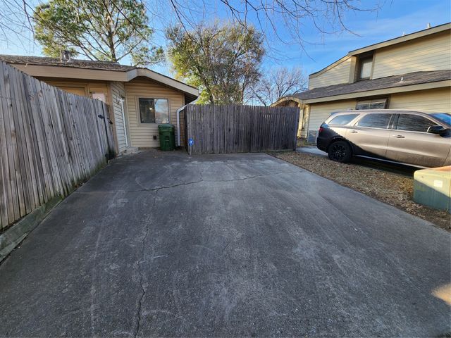 517 Harvest Hill Street, Lewisville, TX 75067