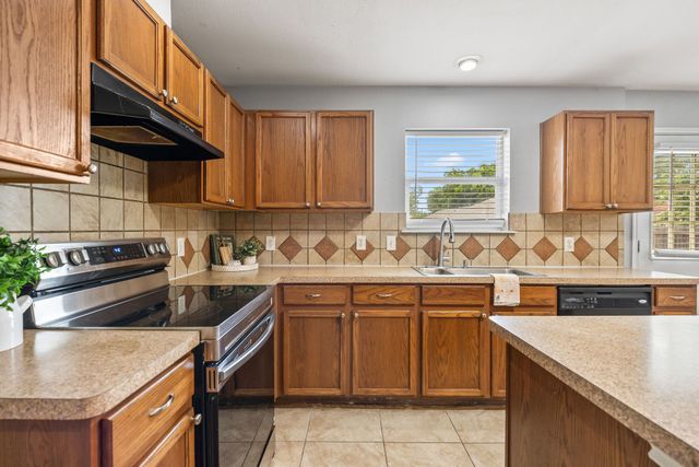 601 Amy Way, Euless, TX 76039