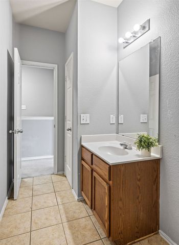 601 Amy Way, Euless, TX 76039