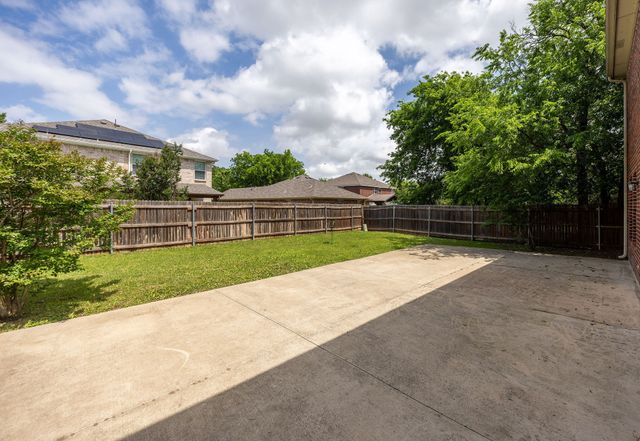 601 Amy Way, Euless, TX 76039