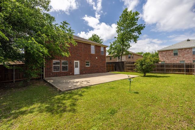 601 Amy Way, Euless, TX 76039