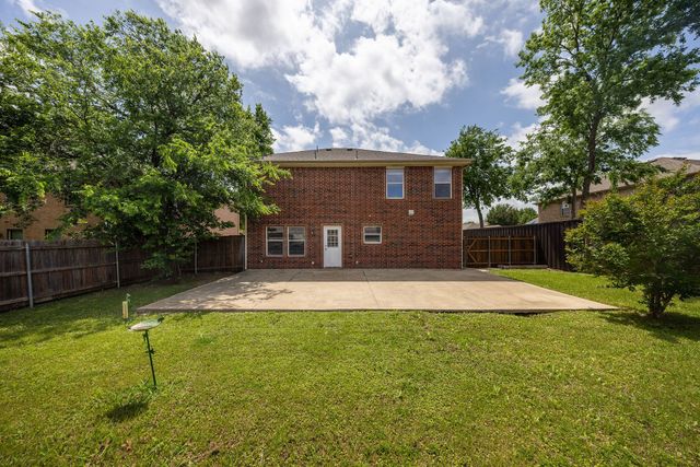 601 Amy Way, Euless, TX 76039