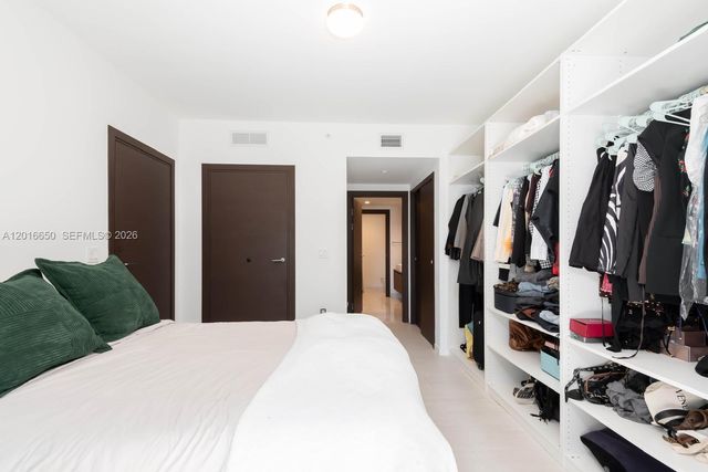1000 Brickell Plz 2603, Miami, FL 33131