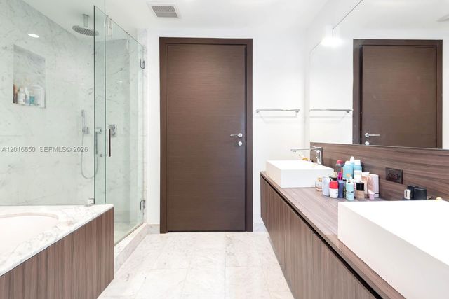 1000 Brickell Plz 2603, Miami, FL 33131