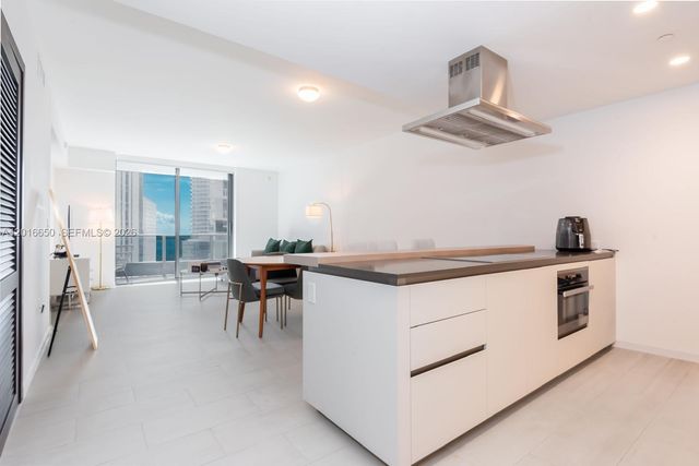 1000 Brickell Plz 2603, Miami, FL 33131
