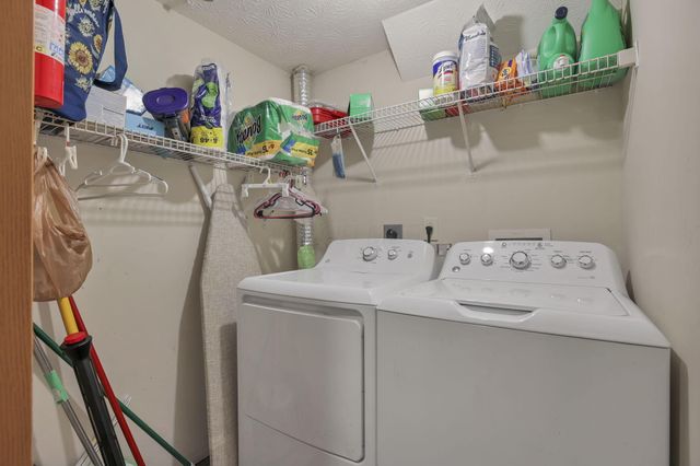 5739 Stonepath Drive, Hilliard, OH 43026