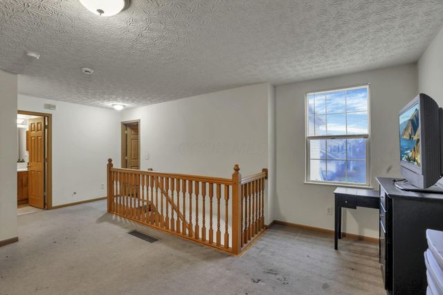 5739 Stonepath Drive, Hilliard, OH 43026