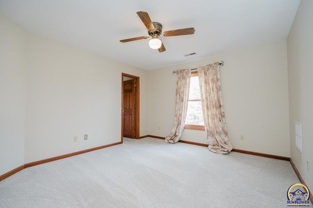 3807 SW Trevino CT, Topeka, KS 66610