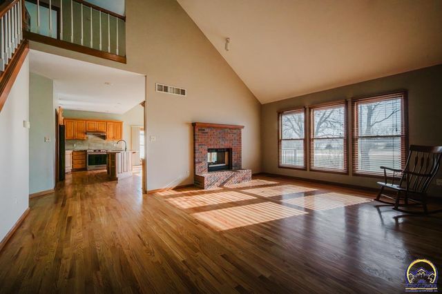 3807 SW Trevino CT, Topeka, KS 66610