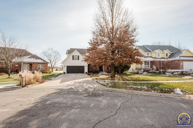 3807 SW Trevino CT, Topeka, KS 66610