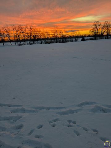 3807 SW Trevino CT, Topeka, KS 66610