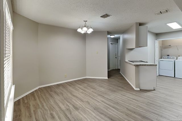 14250 CLOVER HL, San Antonio, TX 78217
