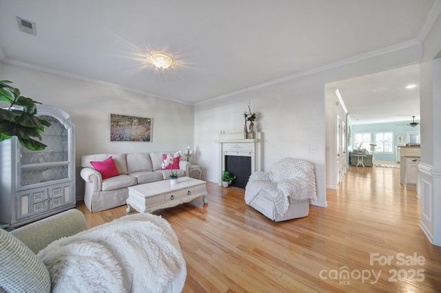 1875 Yellow Daisy Drive, Matthews, NC 28104