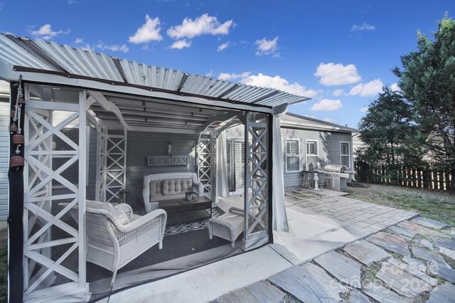 1875 Yellow Daisy Drive, Matthews, NC 28104