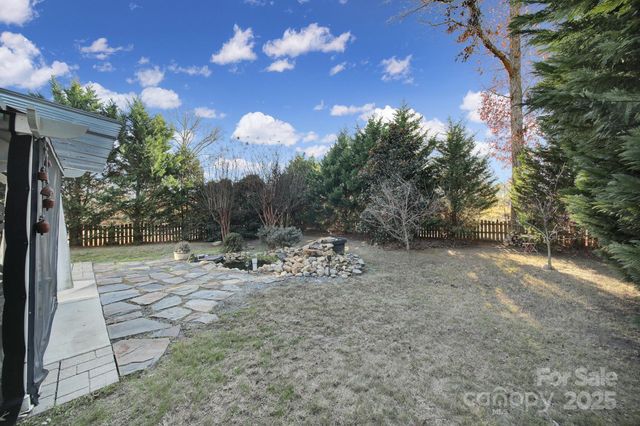 1875 Yellow Daisy Drive, Matthews, NC 28104