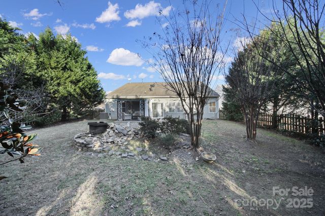 1875 Yellow Daisy Drive, Matthews, NC 28104