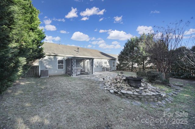 1875 Yellow Daisy Drive, Matthews, NC 28104