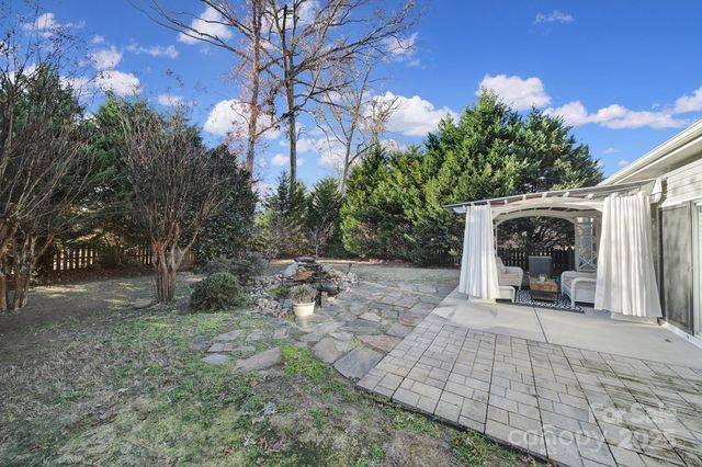 1875 Yellow Daisy Drive, Matthews, NC 28104