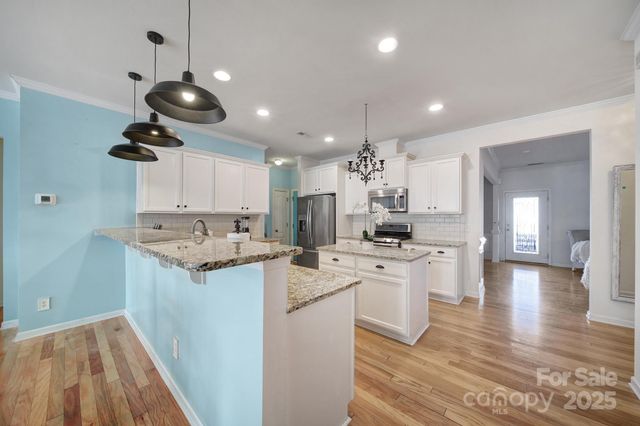 1875 Yellow Daisy Drive, Matthews, NC 28104