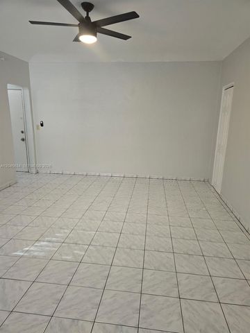 215 30th Street 22, Miami Beach, FL 33140