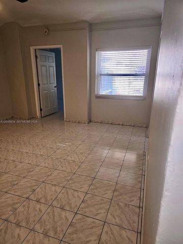 215 30th Street 22, Miami Beach, FL 33140