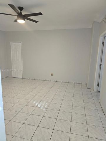 215 30th Street 22, Miami Beach, FL 33140