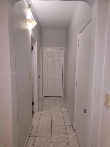215 30th Street 22, Miami Beach, FL 33140