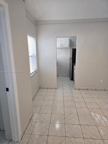 215 30th Street 22, Miami Beach, FL 33140