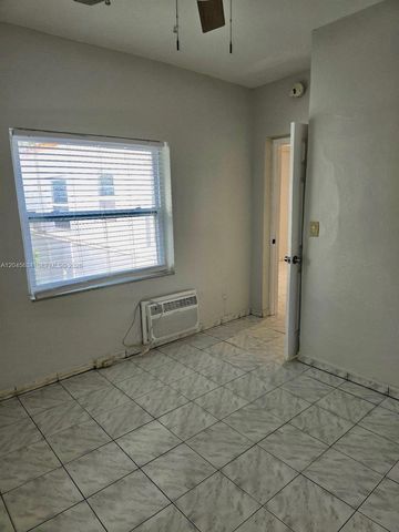 215 30th Street 22, Miami Beach, FL 33140