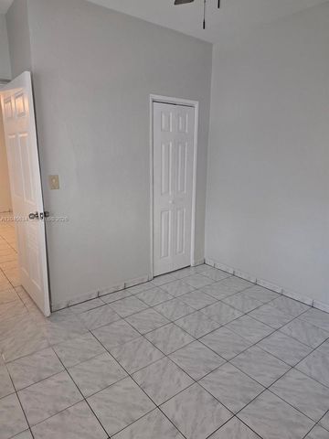215 30th Street 22, Miami Beach, FL 33140