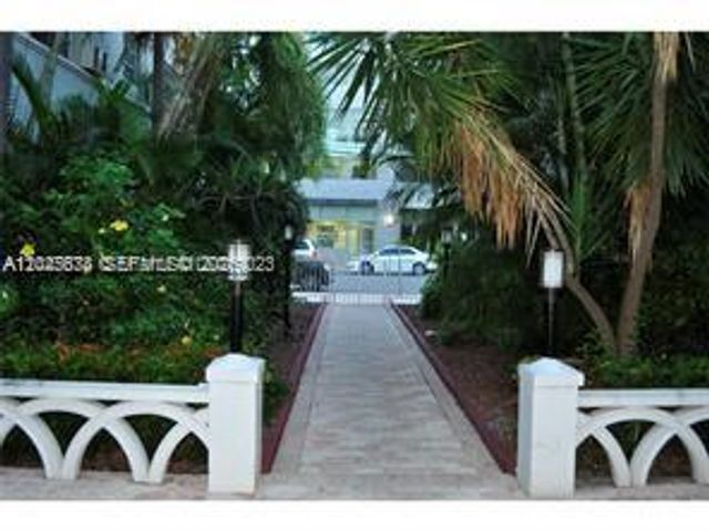 215 30th Street 22, Miami Beach, FL 33140