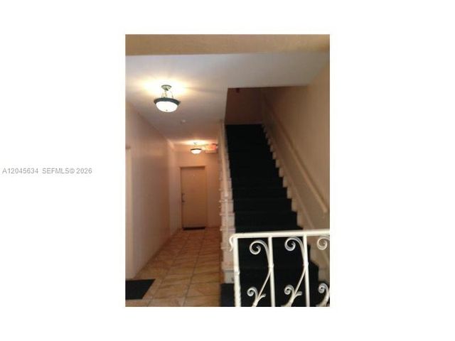 215 30th Street 22, Miami Beach, FL 33140