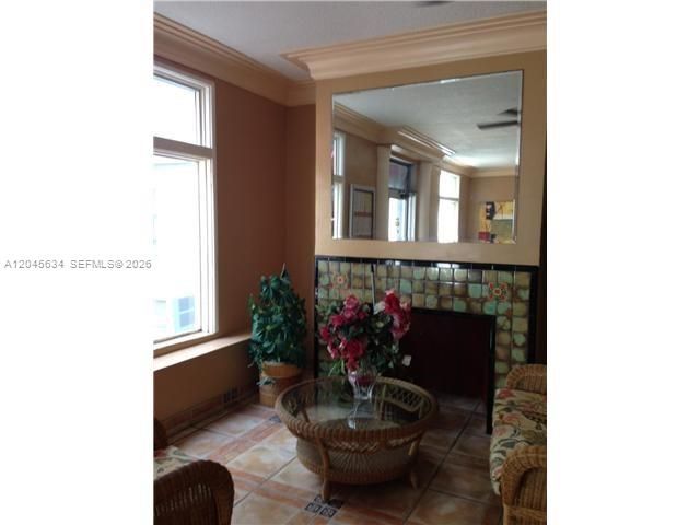 215 30th Street 22, Miami Beach, FL 33140