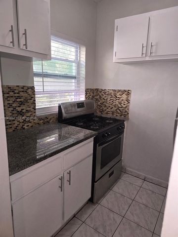 215 30th Street 22, Miami Beach, FL 33140