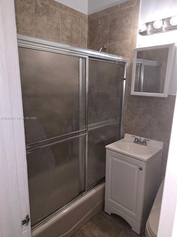 215 30th Street 22, Miami Beach, FL 33140