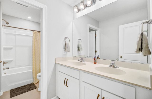 608 S Pointe Boulevard, Summerville, SC 29483