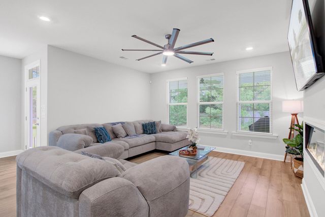 608 S Pointe Boulevard, Summerville, SC 29483