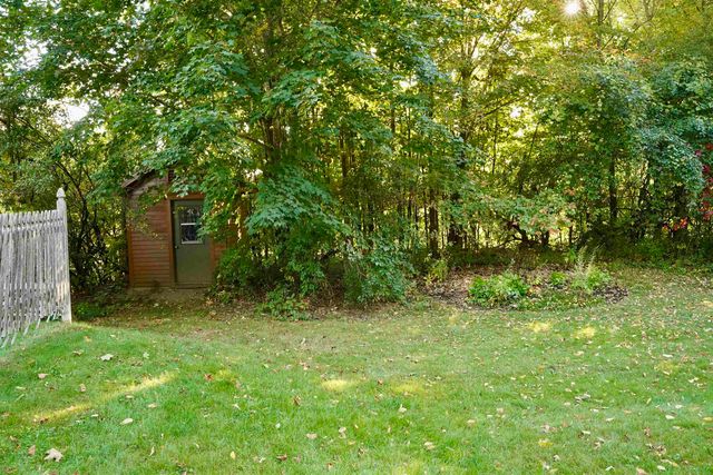 81 Top Deck Lane, Newport Town, VT 05857