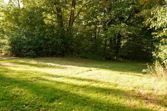 81 Top Deck Lane, Newport Town, VT 05857