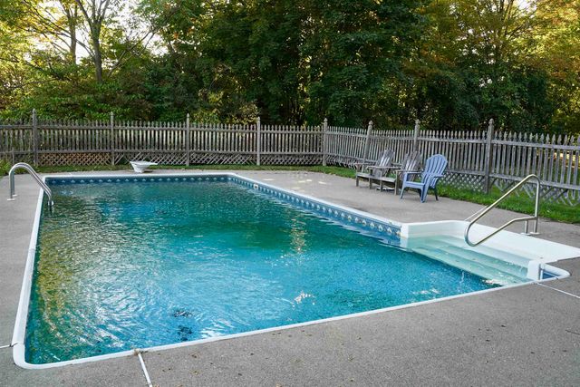 81 Top Deck Lane, Newport Town, VT 05857