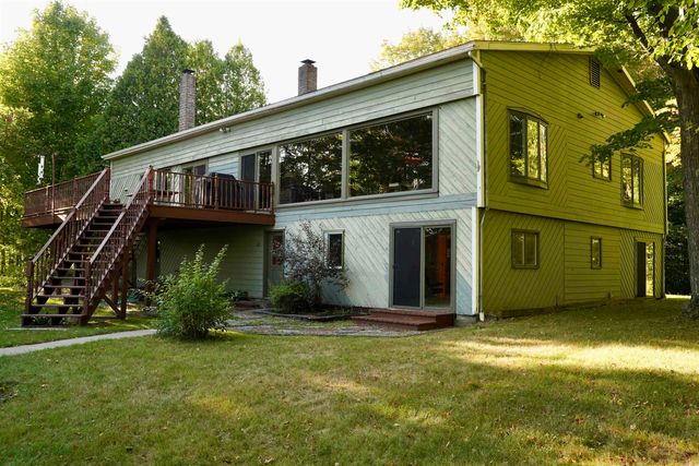 81 Top Deck Lane, Newport Town, VT 05857