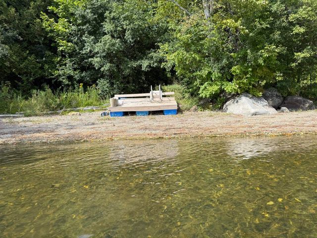 81 Top Deck Lane, Newport Town, VT 05857
