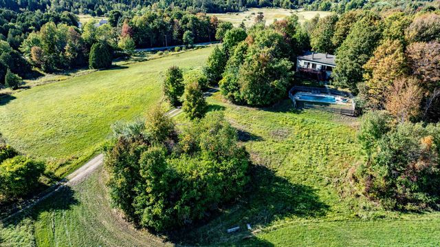 81 Top Deck Lane, Newport Town, VT 05857