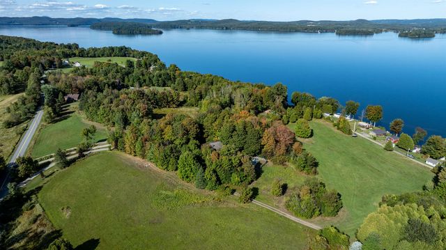 81 Top Deck Lane, Newport Town, VT 05857
