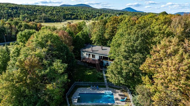 81 Top Deck Lane, Newport Town, VT 05857